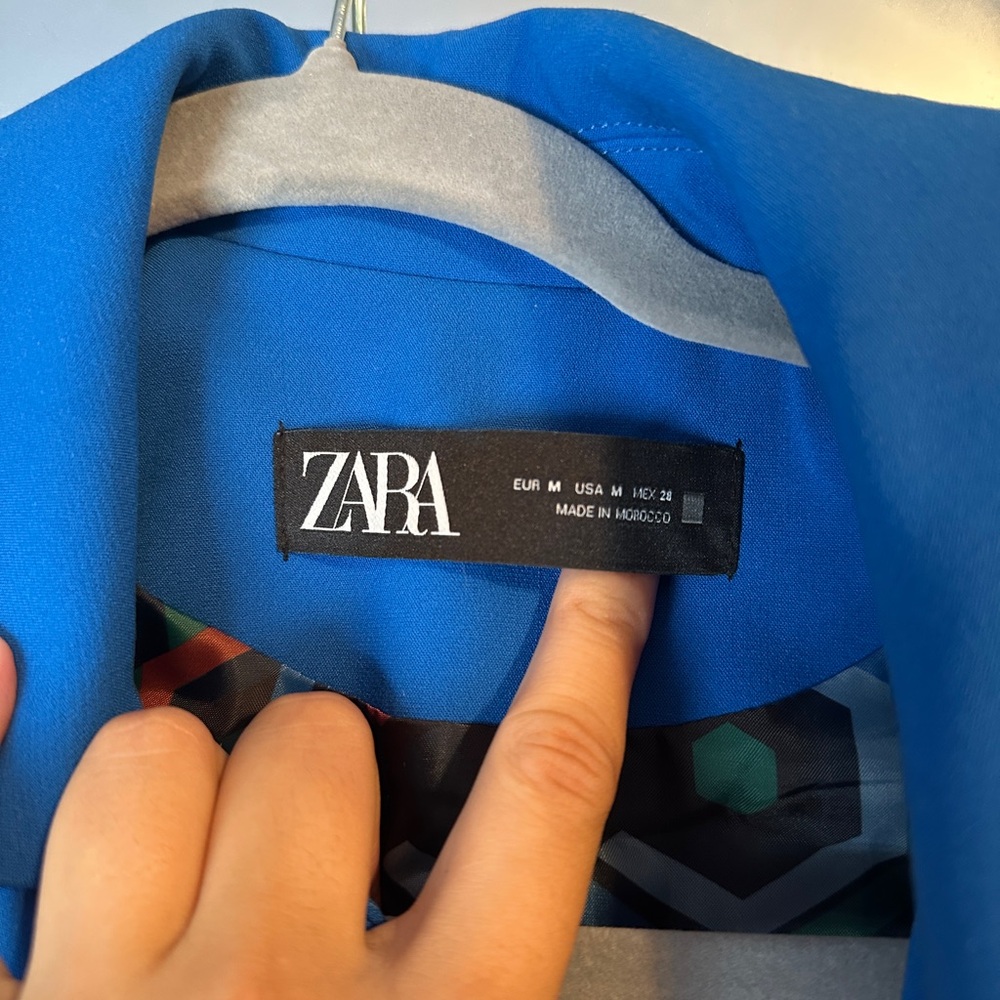 NWT Zara Cropped Royal Blue Pearl Button Down Blazer - Picture 11 of 13